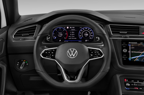 Volkswagen Tiguan Allspace (Baujahr 2022) R-Line 5 Türen Lenkrad
