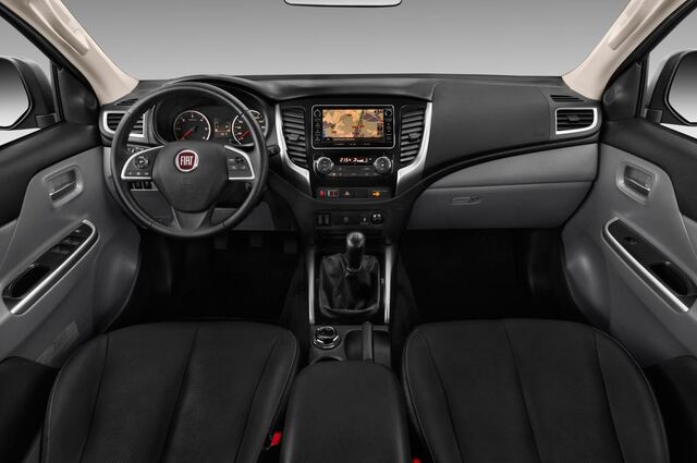 FIAT Fullback (Baujahr 2017) LX 4 Türen Cockpit und Innenraum