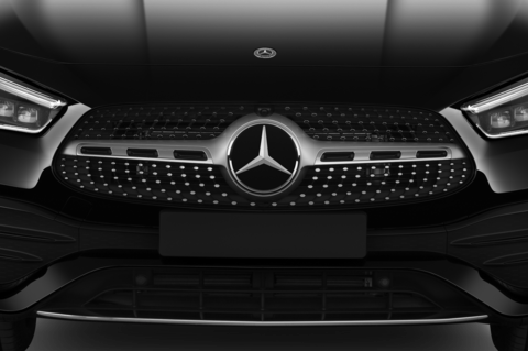 Mercedes GLA (Baujahr 2020) AMG Line 5 Türen Kühlergrill und Scheinwerfer