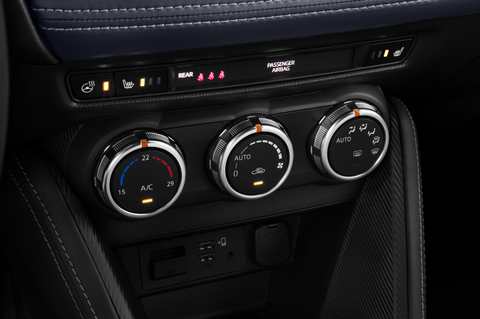 Mazda Mazda2  (Baujahr 2020) Sports-Line 5 Türen Temperatur und Klimaanlage