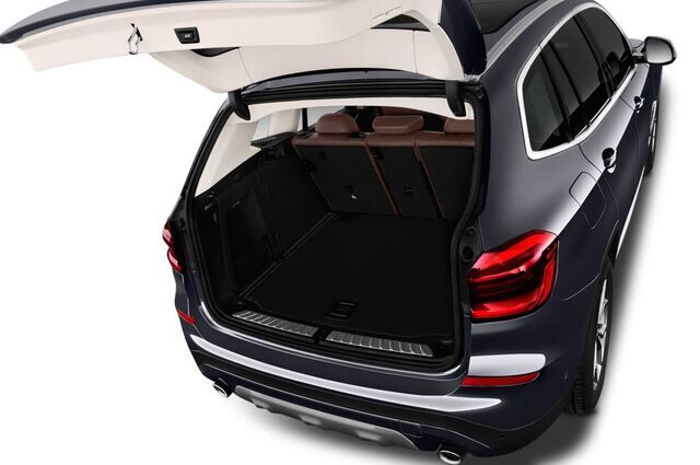 BMW X3 (Baujahr 2018) xLine 5 Türen Kofferraum