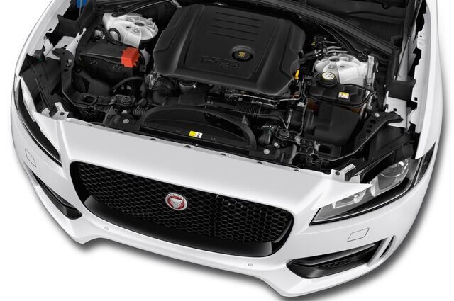 Jaguar F-Pace (Baujahr 2017) R-Sport 5 Türen Motor