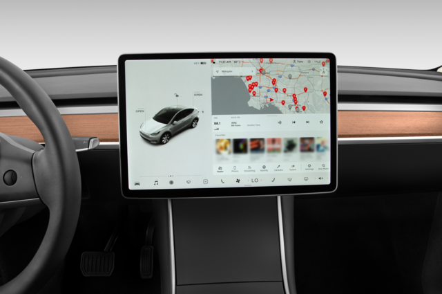 Tesla Model Y (Baujahr 2021) Long Range AWD 5 Türen Radio und Infotainmentsystem