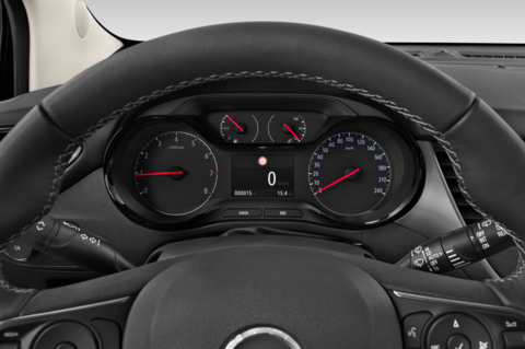 Opel Crossland (Baujahr 2021) Edition 5 Türen Tacho und Fahrerinstrumente