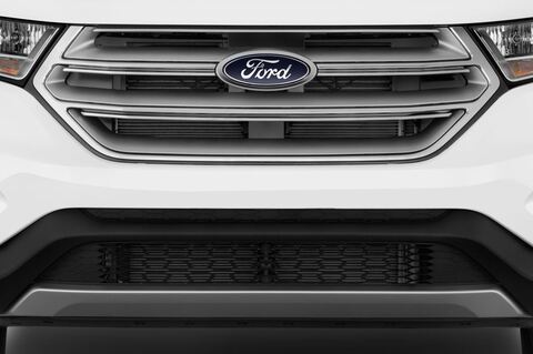 Ford Edge (Baujahr 2016) Titanium 5 Türen Kühlergrill und Scheinwerfer