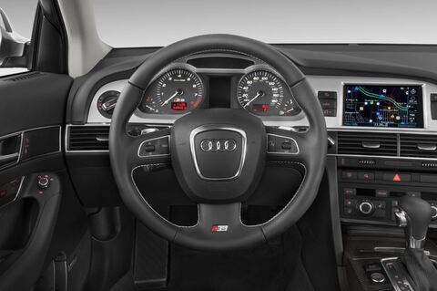 Audi S6 (Baujahr 2011) - 4 Türen Lenkrad