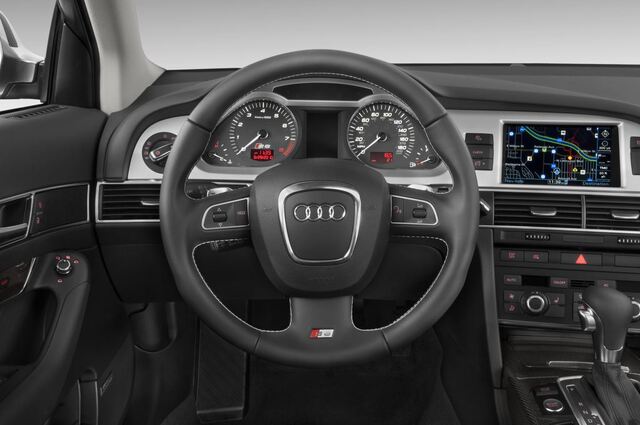 Audi S6 (Baujahr 2011) - 4 Türen Lenkrad