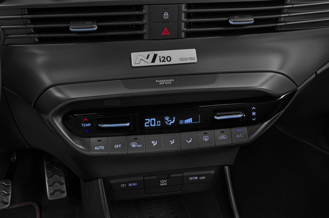 Hyundai i20 N (Baujahr 2021) N Performance 5 Türen Temperatur und Klimaanlage