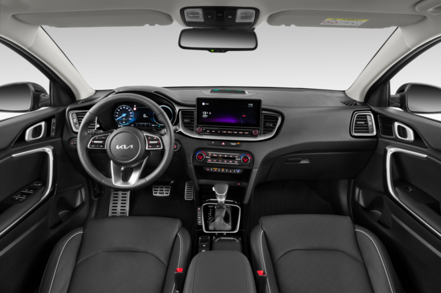Kia Ceed SW PHEV (Baujahr 2022) Spirit 5 Türen Cockpit und Innenraum