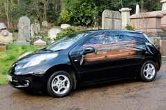 Nissan Leaf als Leichenwagen - Die letzte Reise ist elektrisch