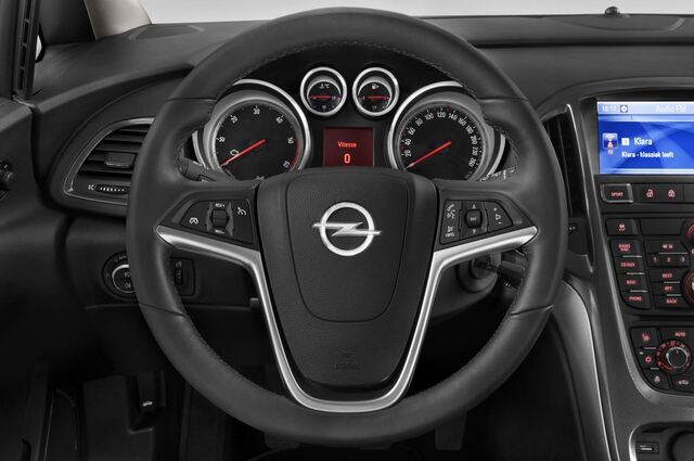 Opel Astra (Baujahr 2012) Sport 5 Türen Lenkrad