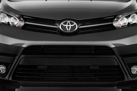 Toyota Proace Verso (Baujahr 2017) - 5 Türen Kühlergrill und Scheinwerfer
