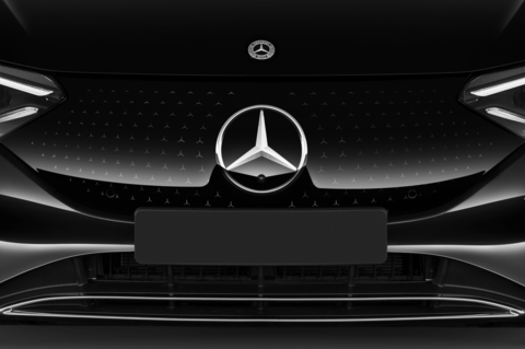 Mercedes EQE (Baujahr 2022) 350+ 4 Türen Kühlergrill und Scheinwerfer