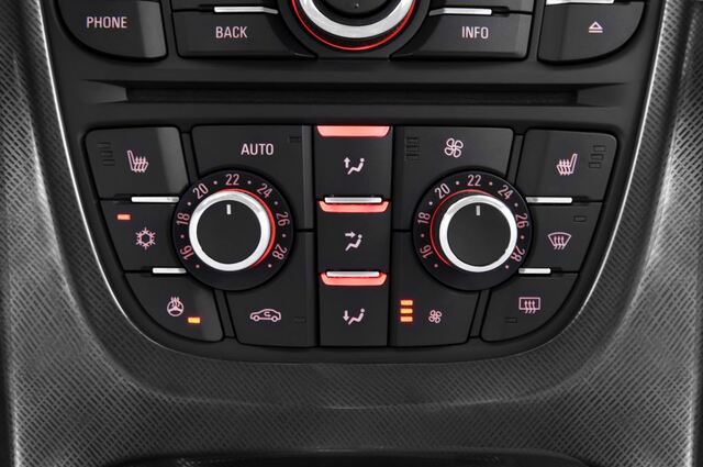 Opel Astra (Baujahr 2012) Sport 5 Türen Temperatur und Klimaanlage