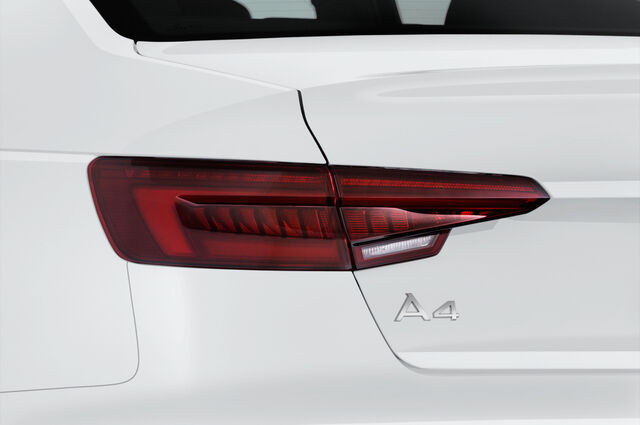 Audi A4 (Baujahr 2018) Sport 4 Türen Rücklicht