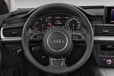 Audi A6 (Baujahr 2012) - 5 Türen Lenkrad
