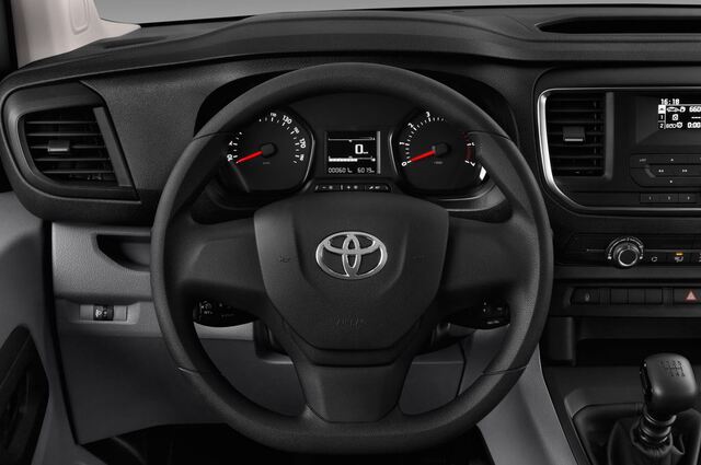 Toyota Proace Verso (Baujahr 2017) - 5 Türen Lenkrad