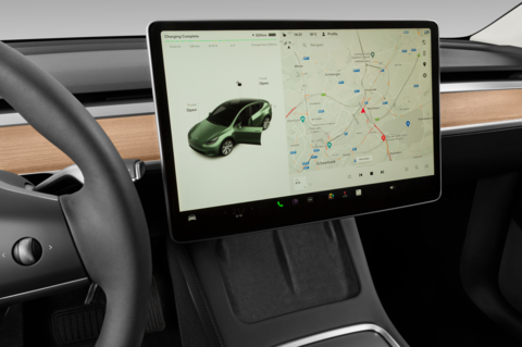 Tesla Model Y (Baujahr 2022) Long Range AWD 5 Türen Mittelkonsole