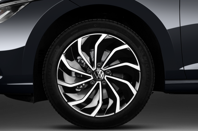 Volkswagen Golf Variant (Baujahr 2021) Life HEV 4 Türen Reifen und Felge