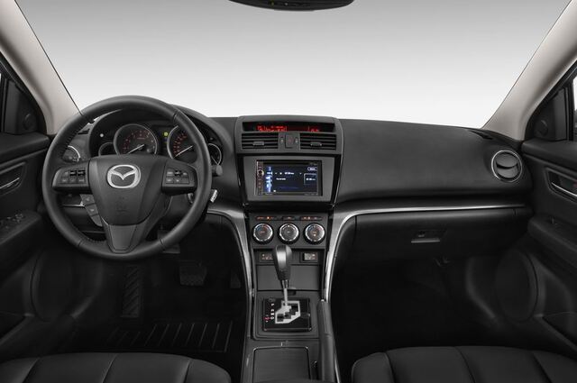 Mazda Mazda6 (Baujahr 2010) Active 5 Türen Cockpit und Innenraum