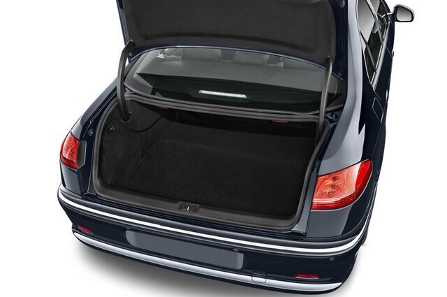 Peugeot 607 (Baujahr 2010) Platinum 4 Türen Kofferraum