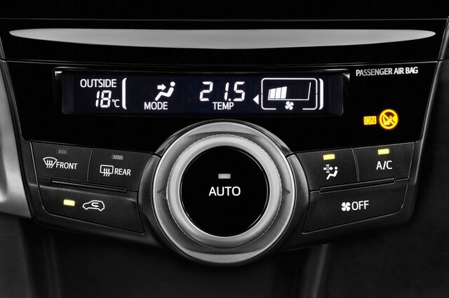 Toyota Prius+ (Baujahr 2016) Comfort 5 Türen Temperatur und Klimaanlage