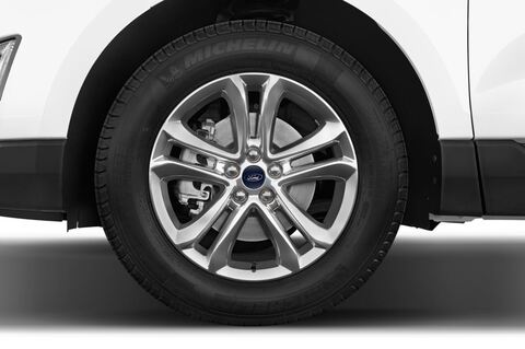 Ford Edge (Baujahr 2016) Titanium 5 Türen Reifen und Felge