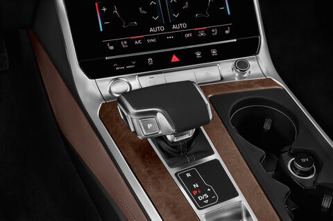 Audi A6 (Baujahr 2019) - 4 Türen Schalthebel