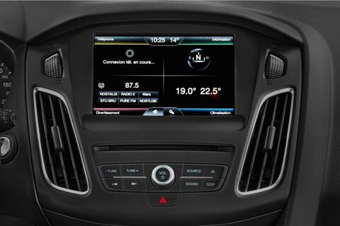 Ford Focus (Baujahr 2015) Titanium 5 Türen Radio und Infotainmentsystem