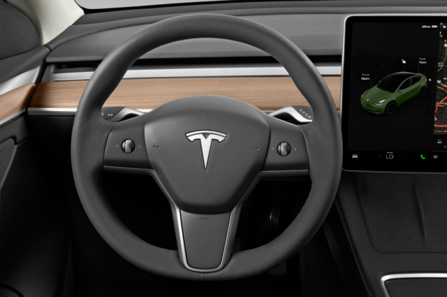 Tesla Model Y (Baujahr 2022) Long Range AWD 5 Türen Lenkrad