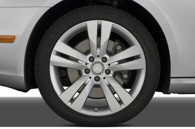 Mercedes CLS (Baujahr 2010) 500 4 Türen Reifen und Felge