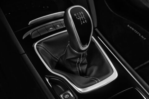 Opel Insignia Grand Sport (Baujahr 2017) Dynamic 5 Türen Schalthebel