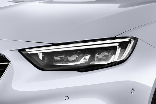 Opel Insignia Grand Sport (Baujahr 2017) Dynamic 5 Türen Scheinwerfer