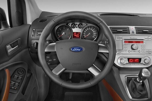 Ford Kuga (Baujahr 2010) Trend 5 Türen Lenkrad