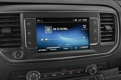Toyota Proace (Baujahr 2023) Comfort 4 Türen Radio und Infotainmentsystem