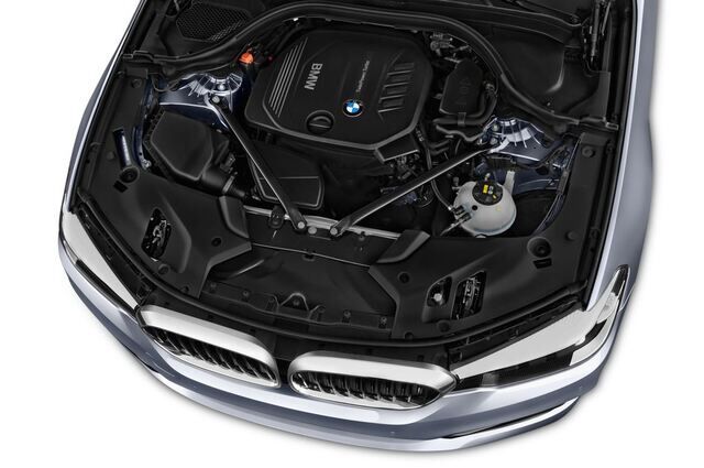 BMW 5 Series Touring (Baujahr 2017) Sport 5 Türen Motor