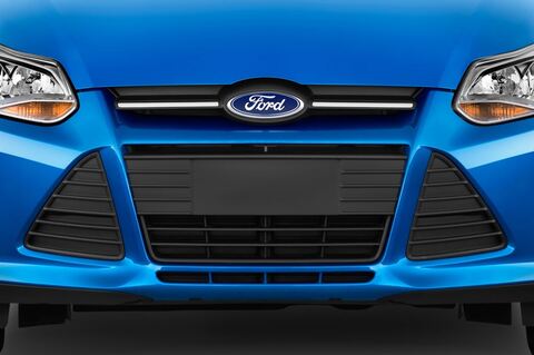 Ford Focus (Baujahr 2011) Titanium 5 Türen Kühlergrill und Scheinwerfer
