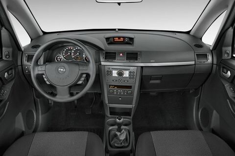 Opel Meriva (Baujahr 2010) Selection 5 Türen Cockpit und Innenraum