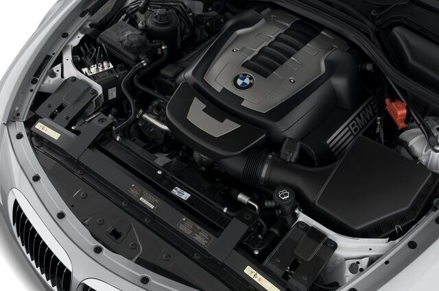 BMW 6 Series (Baujahr 2010) 650i  2 Türen Motor