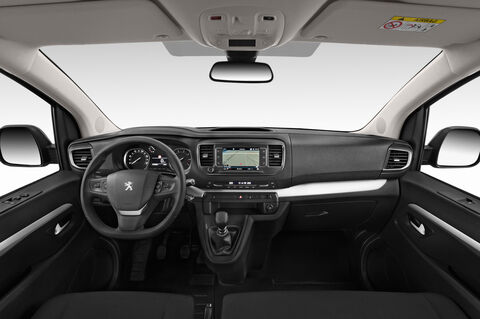 Peugeot Traveller (Baujahr 2018) Business 4 Türen Cockpit und Innenraum