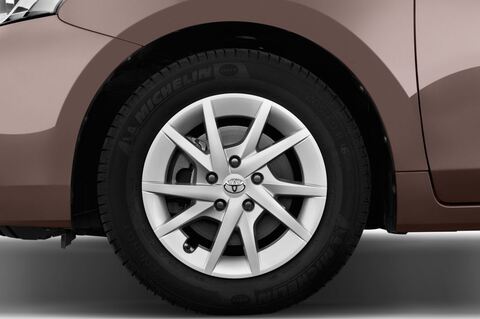 Toyota Prius+ (Baujahr 2016) Comfort 5 Türen Reifen und Felge