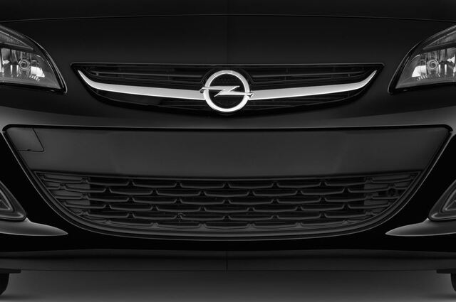 Opel Astra (Baujahr 2015) Style 5 Türen Kühlergrill und Scheinwerfer