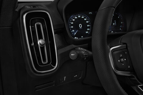 Volvo XC40 (Baujahr 2018) R-Design 5 Türen Lüftung