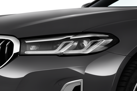 BMW 5 Series Touring (Baujahr 2023) Luxury Line 5 Türen Scheinwerfer