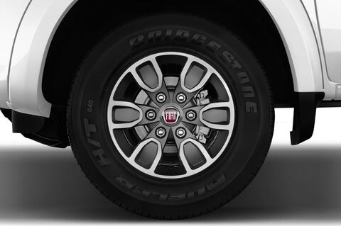 FIAT Fullback (Baujahr 2017) LX 4 Türen Reifen und Felge