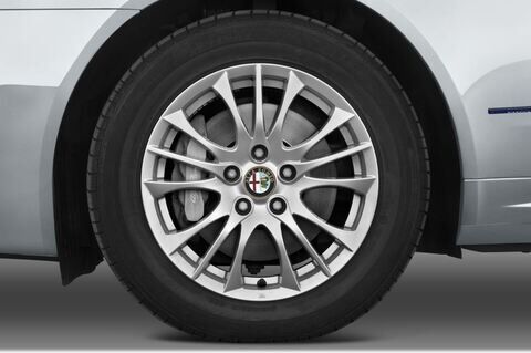 Alfa Romeo 159 (Baujahr 2011) - 5 Türen Reifen und Felge