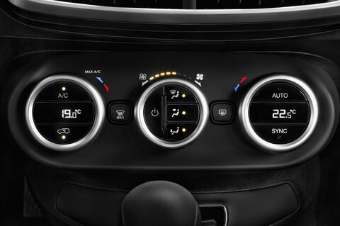 FIAT 500X City Look (Baujahr 2016) Pop Star 5 Türen Temperatur und Klimaanlage
