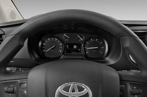 Toyota Proace (Baujahr 2023) Comfort 4 Türen Tacho und Fahrerinstrumente