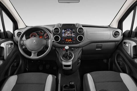 Peugeot Partner Tepee (Baujahr 2016) Outdoor 5 Türen Cockpit und Innenraum