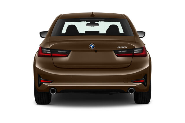 BMW 3 Series (Baujahr 2019) Sport Line 4 Türen Heckansicht